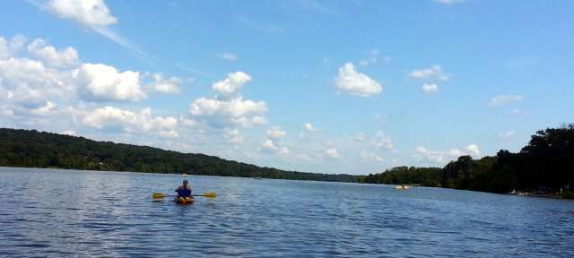 kayaking at peace valley park