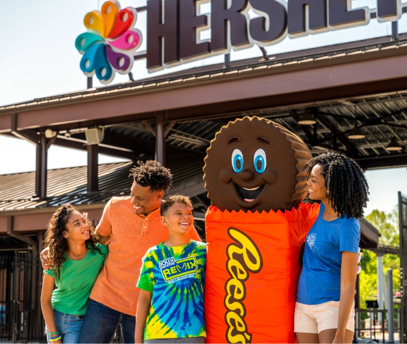 family having fun at hersheypark in Pennsylvania 