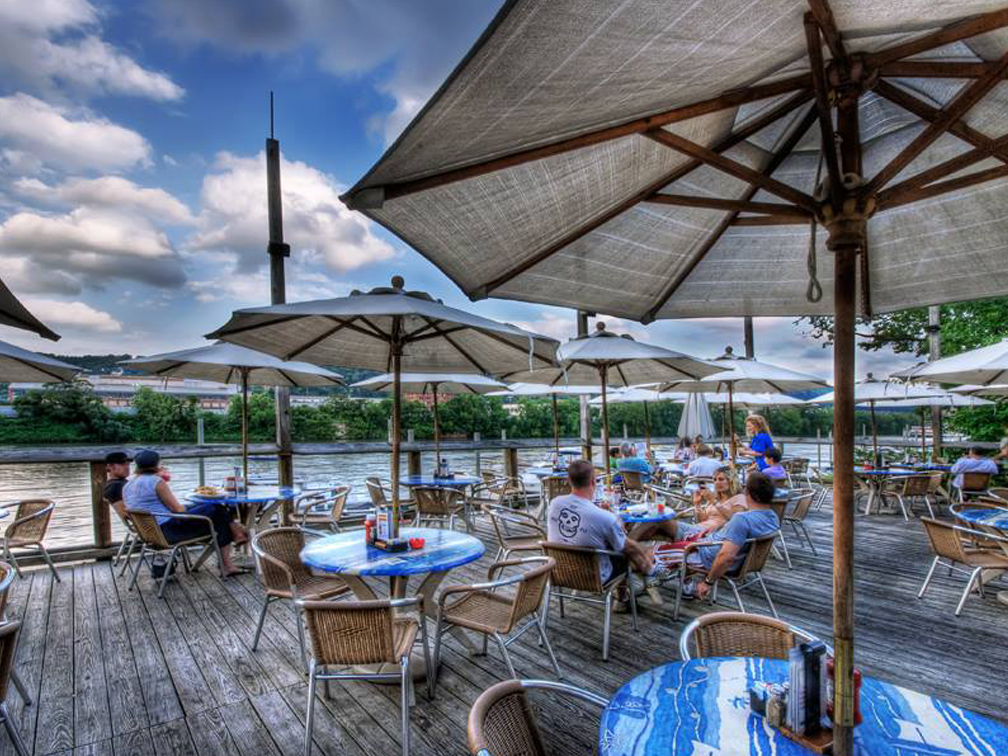 redfin blues waterfront restaurant in pittsburgh