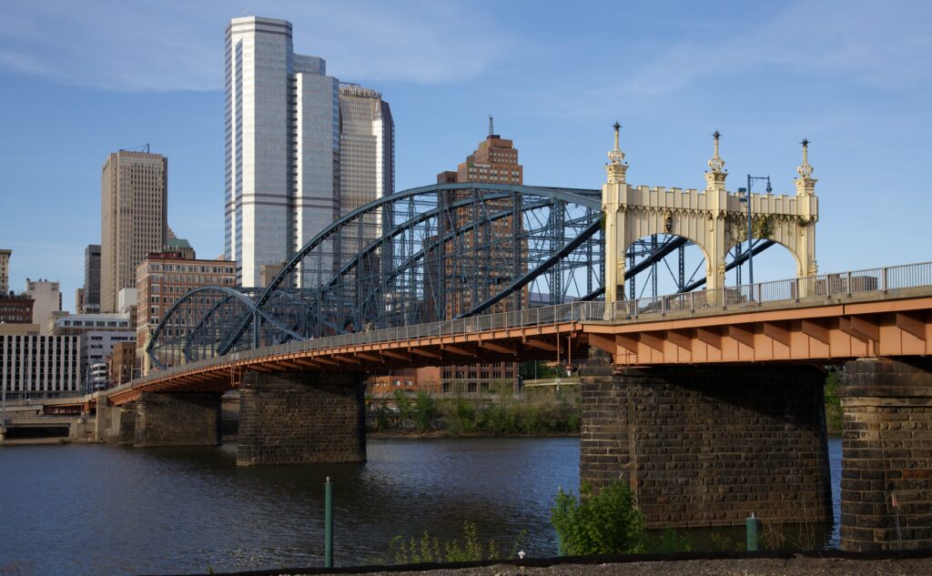 smithfield bridge in pittsburgh