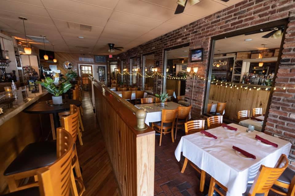 the parkway restaurant interior in bethany beach delaware