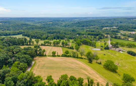 aerial view of the estates at stonecliff property