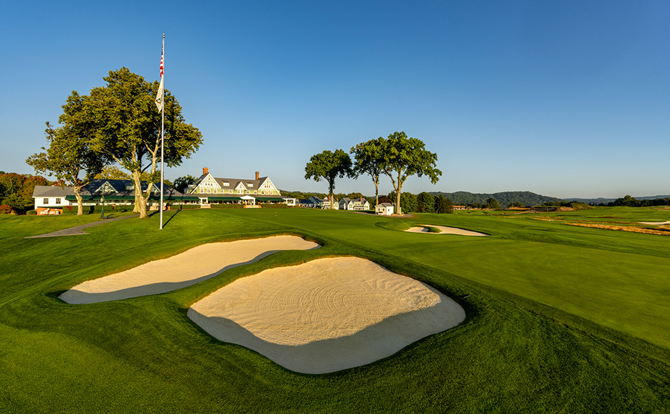 Oakmont Country Club golf course hole